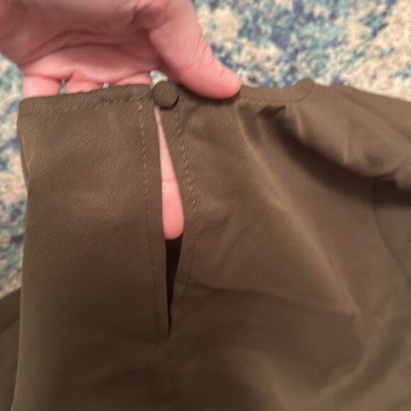 NWT Glam Los Angeles Silky Top with Wide Pleated Sleeve Detail - Picture 6 of 6